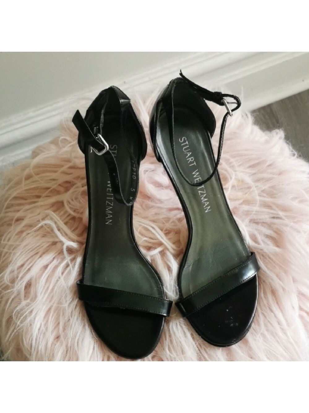 Stuart Weitzman Designer nudist patent leather sandals. Size 5.